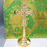 2.7.2829лп Крест настольный (Юв. сплав)